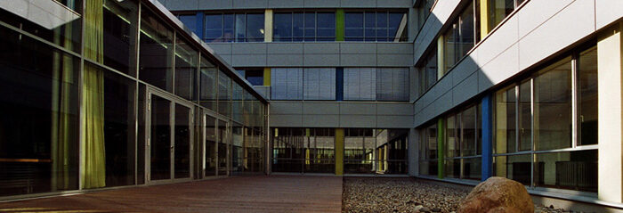 gebaeude1 Ein Bild von der Fassade der Schule